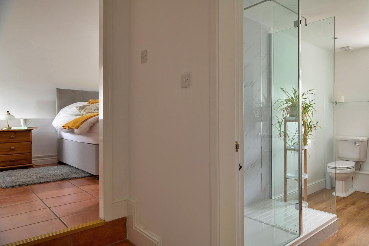 Finest Retreats - Moelis Granary - Luxury Cottage With Hot Tub Llandrillo Eksteriør billede