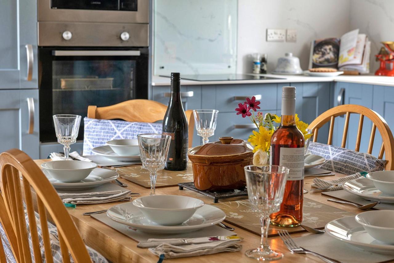 Finest Retreats - Moelis Granary - Luxury Cottage With Hot Tub Llandrillo Eksteriør billede