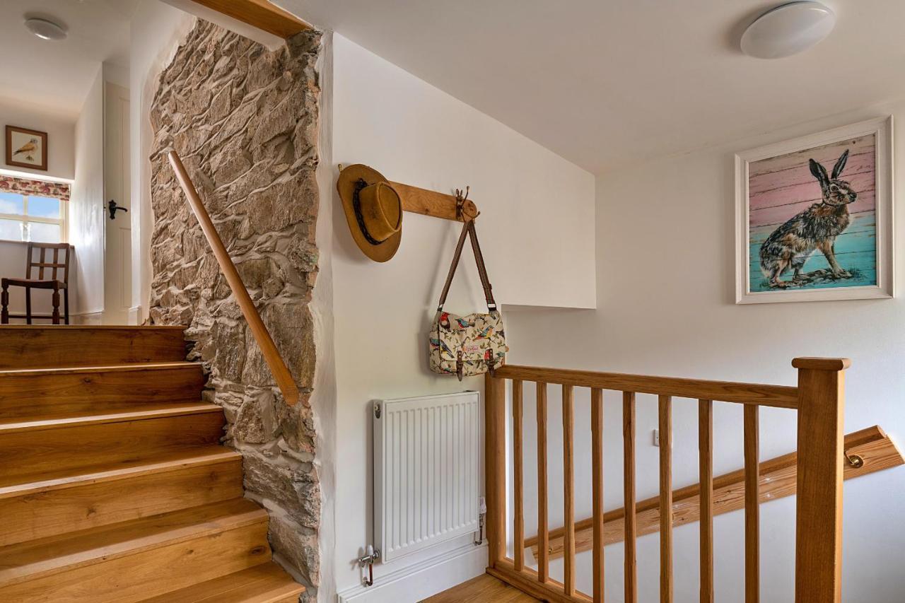 Finest Retreats - Moelis Granary - Luxury Cottage With Hot Tub Llandrillo Eksteriør billede