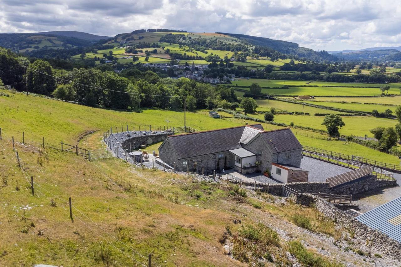 Finest Retreats - Moelis Granary - Luxury Cottage With Hot Tub Llandrillo Eksteriør billede