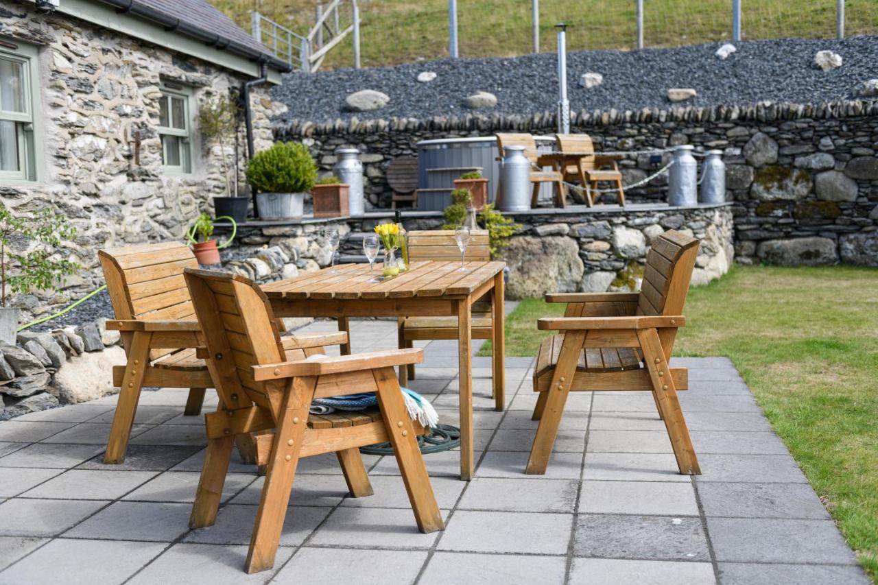 Finest Retreats - Moelis Granary - Luxury Cottage With Hot Tub Llandrillo Eksteriør billede